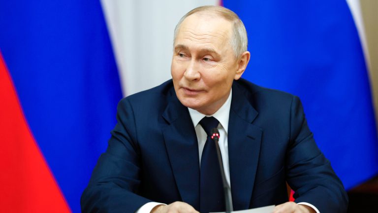 Путин поздравил «Локомотив» с победой в Кубке Гагарина