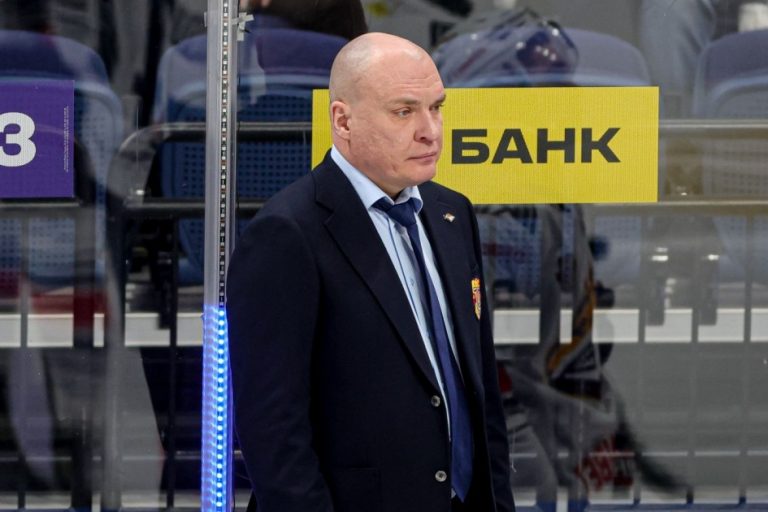 Названы претенденты на награду лучшему тренеру сезона в КХЛ