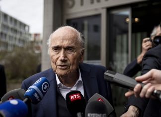 Блаттер раскритиковал удлинение перерыва в финале ЧМ-2026 Блаттер раскритиковал удлинение перерыва в финале ЧМ-2026