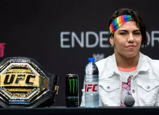Экс-чемпионка UFC Андраде работает курьером во время восстановления Экс-чемпионка UFC Андраде работает курьером во время восстановления