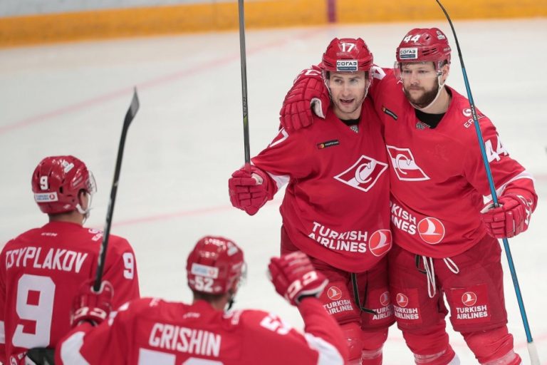 Артём Воронин завершил хоккейную карьеру