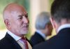 Безос рассматривается инвестором консорциума по «Ливерпулю» Безос рассматривается инвестором консорциума по «Ливерпулю»