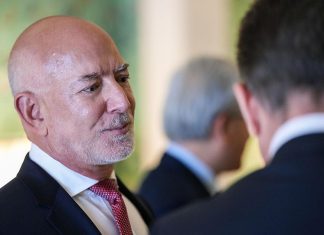Безос рассматривается инвестором консорциума по «Ливерпулю» Безос рассматривается инвестором консорциума по «Ливерпулю»