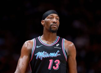 Адебайо встретился с Тайсоном на матче WNBA Адебайо встретился с Тайсоном на матче WNBA