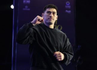 Дмитрий Бивол проведёт бой 12 декабря в Екатеринбурге Дмитрий Бивол проведёт бой 12 декабря в Екатеринбурге