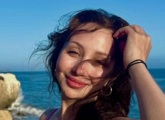Елизавета Туктамышева опубликовала фото с отдыха на пляже без обработки Елизавета Туктамышева опубликовала фото с отдыха на пляже без обработки