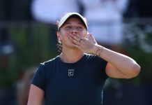 Анисимова вернула тренера Влишоуерса перед турниром в Торонто Анисимова вернула тренера Влишоуерса перед турниром в Торонто
