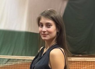 Алёна Косторная опубликовала фотографии с отдыха у бассейна в голубом купальнике Алёна Косторная опубликовала фотографии с отдыха у бассейна в голубом купальнике