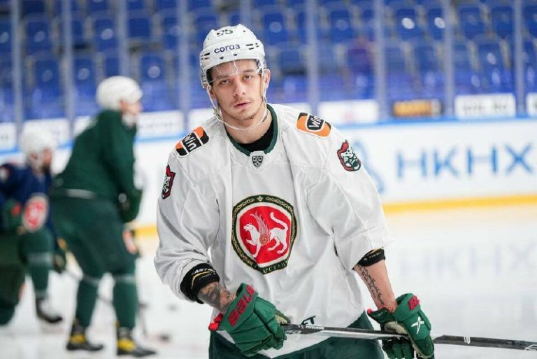 Агент Черных высказался о новом контракте форварда Артёма Галимова