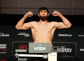 Анкалаев и Гуськов показали одинаковый вес перед поединком в UFC Анкалаев и Гуськов показали одинаковый вес перед поединком в UFC