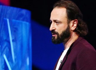Авербух заявил, что не будет добиваться нейтрального статуса Авербух заявил, что не будет добиваться нейтрального статуса