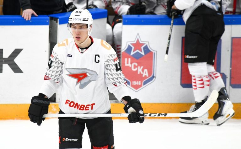 Шарипзянов пропустит старт чемпионата КХЛ