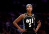 Риз побила два рекорда WNBA в игре с «Спаркс» Риз побила два рекорда WNBA в игре с «Спаркс»