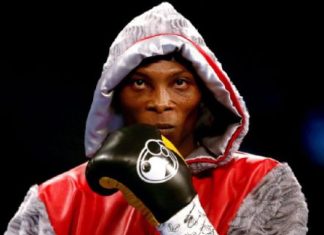 Экс-чемпион мира Золани Тете погиб при нападении в ЮАР Экс-чемпион мира Золани Тете погиб при нападении в ЮАР