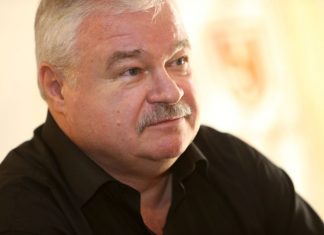 Плющев раскритиковал независимость КХЛ от ИИХФ и ФХР Плющев раскритиковал независимость КХЛ от ИИХФ и ФХР