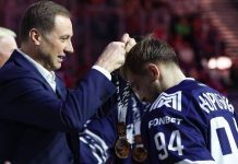 Морозов вручил «Металлургу» бронзовые медали КХЛ Морозов вручил «Металлургу» бронзовые медали КХЛ