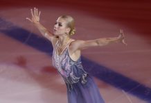 Трусова исполнила четверной лутц, но сорвала аксель Трусова исполнила четверной лутц, но сорвала аксель