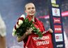 Гимнастку Мельникову чествовали перед матчем «Спартака» и «Зенита» Гимнастку Мельникову чествовали перед матчем «Спартака» и «Зенита»