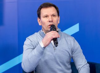 Зырянов сообщил о двух предложениях «Зенита» Зырянов сообщил о двух предложениях «Зенита»