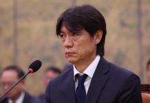 Полиция обыскала офисы KFA из-за назначения Хон Мён Бо Полиция обыскала офисы KFA из-за назначения Хон Мён Бо