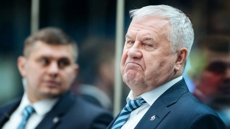 Крикунов назвал лишение ВНЖ в Латвии политическим решением
