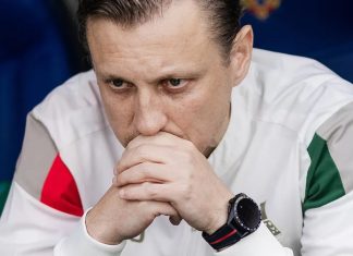 Нагорных опроверг слухи об увольнении Галактионова из «Локомотива» Нагорных опроверг слухи об увольнении Галактионова из «Локомотива»