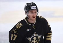 Завгородний оценил правило, запрещающее зажимать шайбу рукой в КХЛ Завгородний оценил правило, запрещающее зажимать шайбу рукой в КХЛ