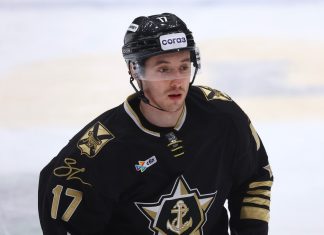 Завгородний оценил правило, запрещающее зажимать шайбу рукой в КХЛ Завгородний оценил правило, запрещающее зажимать шайбу рукой в КХЛ