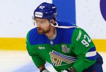 Агент Матвеев оценил подписание «Сибирью» нападающего Евгения Кузнецова Агент Матвеев оценил подписание «Сибирью» нападающего Евгения Кузнецова