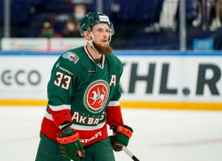 Защитник «Ак Барса» Альберт Яруллин получил травму Защитник «Ак Барса» Альберт Яруллин получил травму