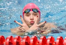 Российские пловцы завоевали золото чемпионата Европы в смешанной эстафете 4×100 Российские пловцы завоевали золото чемпионата Европы в смешанной эстафете 4×100