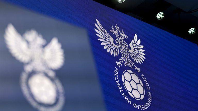 КДК наказал вратарей «Динамо» Лунёва и Лещука