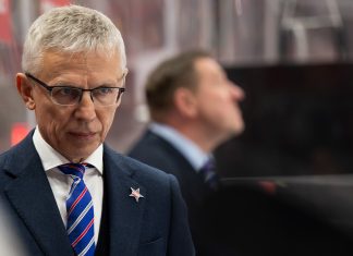 Ларионов раскритиковал качество льда на арене «Спартака» Ларионов раскритиковал качество льда на арене «Спартака»
