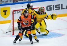 «Северсталь» прервала серию поражений победой над «Амуром»