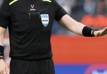 Черданцев раскритиковал VAR и судейство в России Черданцев раскритиковал VAR и судейство в России