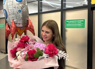 Игнатову красиво встретили в Шереметьево после турнира в Токио Игнатову красиво встретили в Шереметьево после турнира в Токио