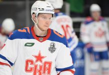 Ларионов хочет видеть Глотова среди ярких игроков КХЛ Ларионов хочет видеть Глотова среди ярких игроков КХЛ