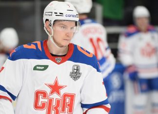Ларионов хочет видеть Глотова среди ярких игроков КХЛ Ларионов хочет видеть Глотова среди ярких игроков КХЛ