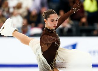 Валиева расплакалась после произвольной программы Валиева расплакалась после произвольной программы