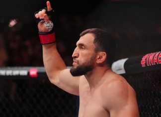 Муслим Салихов уступил Игнасио Бахамондесу на UFC 288 Муслим Салихов уступил Игнасио Бахамондесу на UFC 288