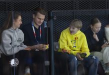 Дима Билан поздравил Александра Плющенко Дима Билан поздравил Александра Плющенко
