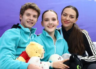 Фефелова и Валов выиграли этап Гран-при ISU Фефелова и Валов выиграли этап Гран-при ISU