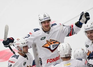 «Металлург» крупно обыграл «Авангард» в матче КХЛ «Металлург» крупно обыграл «Авангард» в матче КХЛ