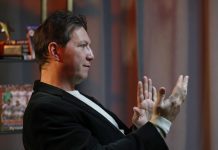 Черданцев и Крестинин прокомментируют матч «Зенита» и «Локомотива» Черданцев и Крестинин прокомментируют матч «Зенита» и «Локомотива»