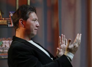 Черданцев и Крестинин прокомментируют матч «Зенита» и «Локомотива» Черданцев и Крестинин прокомментируют матч «Зенита» и «Локомотива»