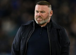Руни раскритиковал судейство в манчестерском дерби Руни раскритиковал судейство в манчестерском дерби