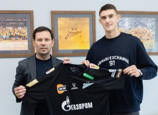 «Зенит» подписал вратаря Александра Дёгтева на пять лет «Зенит» подписал вратаря Александра Дёгтева на пять лет