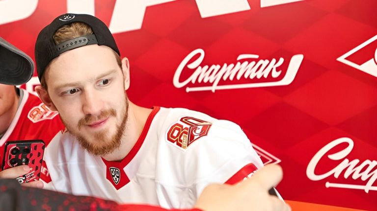 «Спартак» расторг контракт с пришедшим в июне Евгением Свечниковым