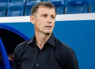 Семак недоумевает из-за полученной карточки в матче с ЦСКА Семак недоумевает из-за полученной карточки в матче с ЦСКА
