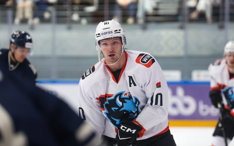 Белов призвал КХЛ наказать Никонова за драку с Мелошем